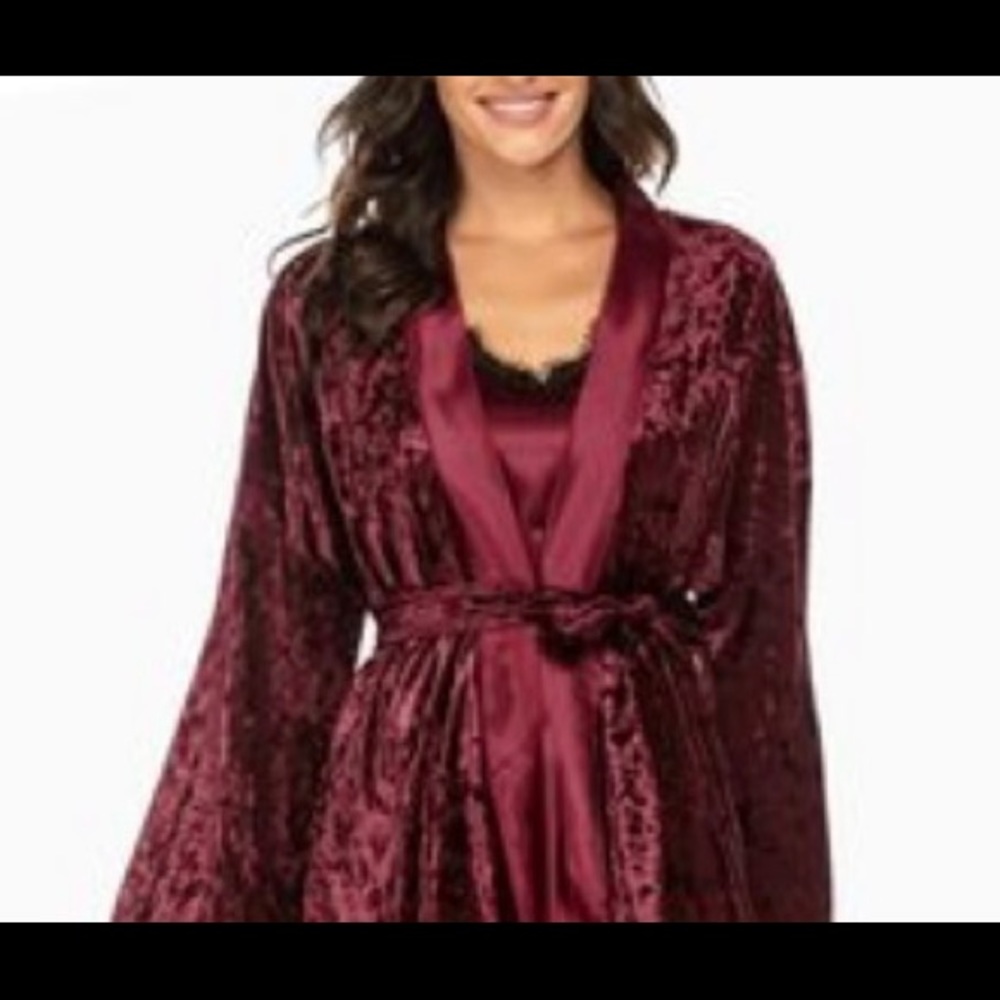 Adore Me Robe